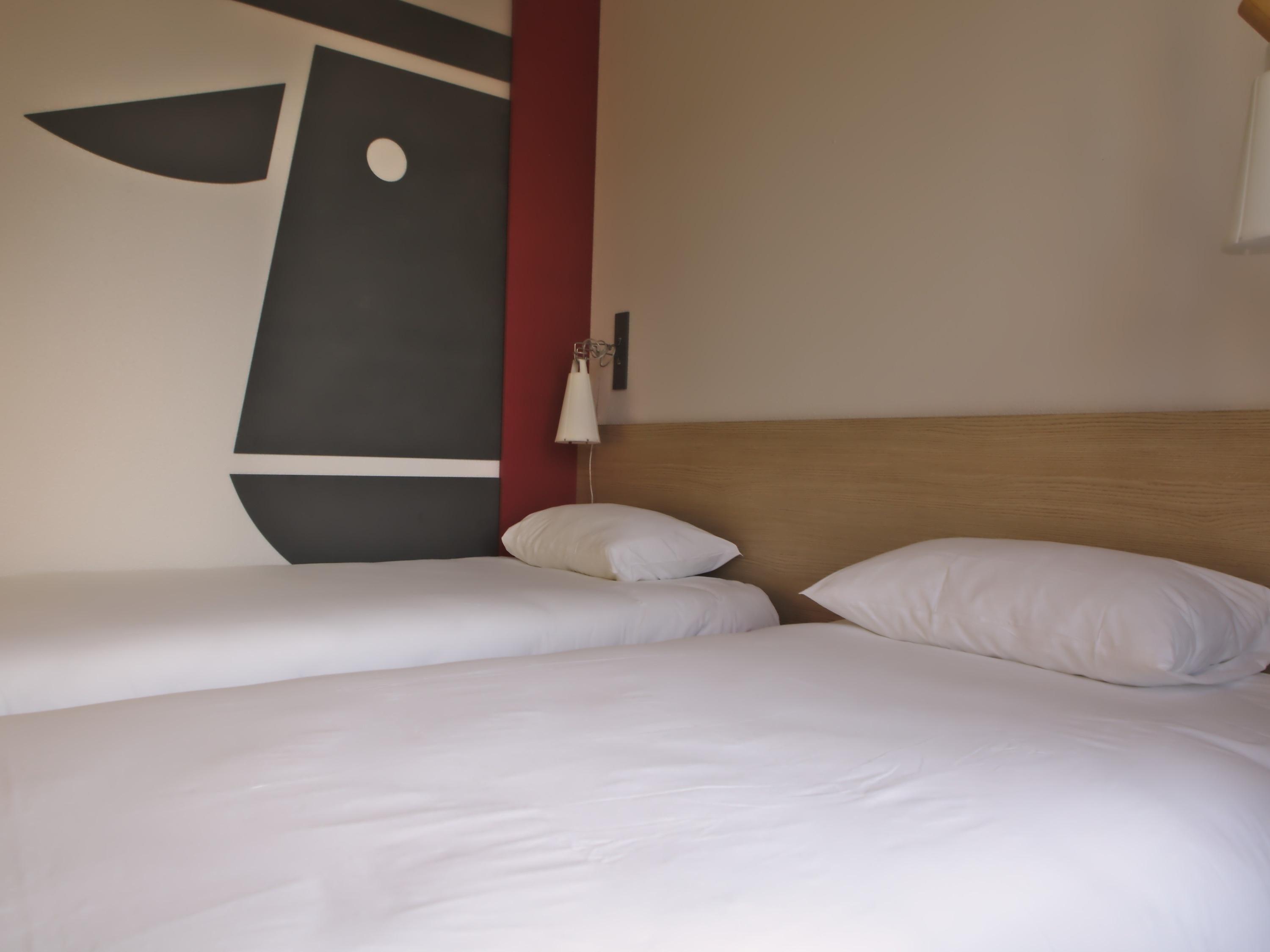 ไอบิส สไตล์ มูแลง ซองทร์ Hotel มูแล็ง ภายนอก รูปภาพ