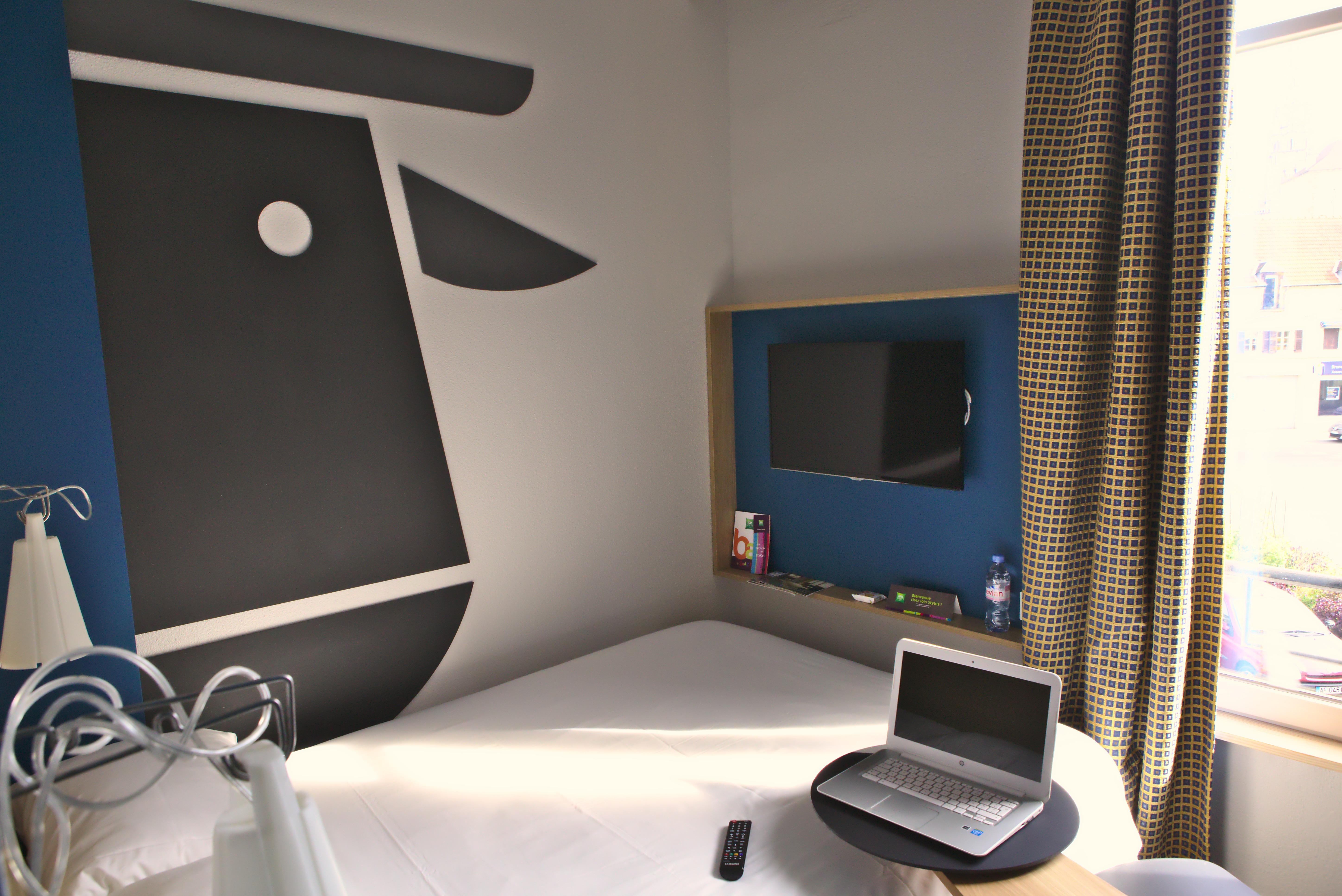 ไอบิส สไตล์ มูแลง ซองทร์ Hotel มูแล็ง ภายนอก รูปภาพ