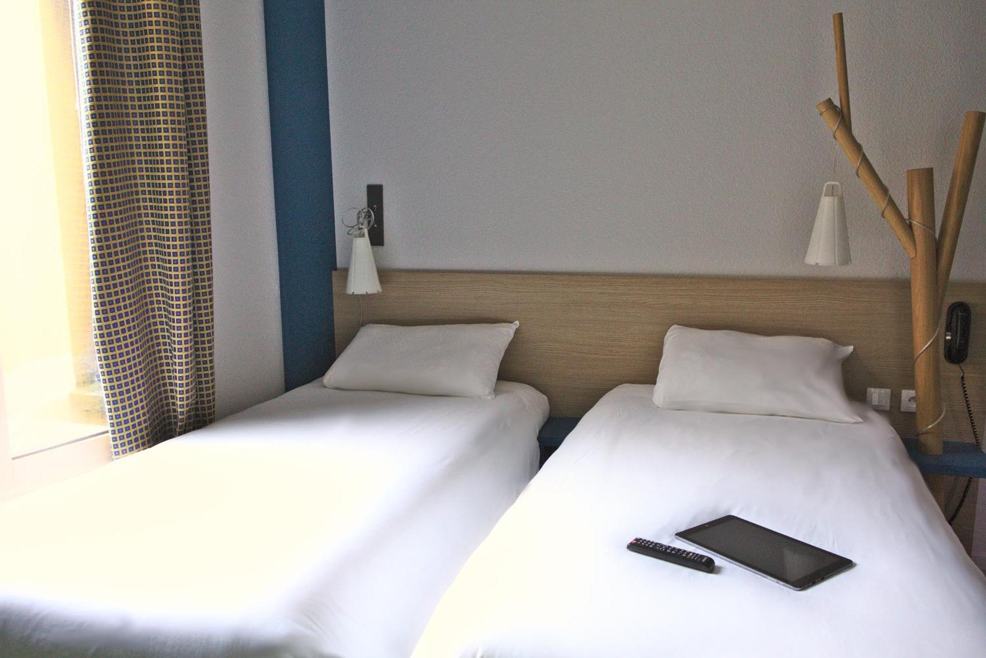 ไอบิส สไตล์ มูแลง ซองทร์ Hotel มูแล็ง ภายนอก รูปภาพ