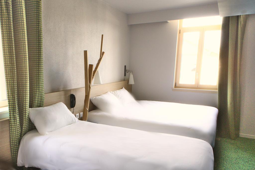 ไอบิส สไตล์ มูแลง ซองทร์ Hotel มูแล็ง ภายนอก รูปภาพ